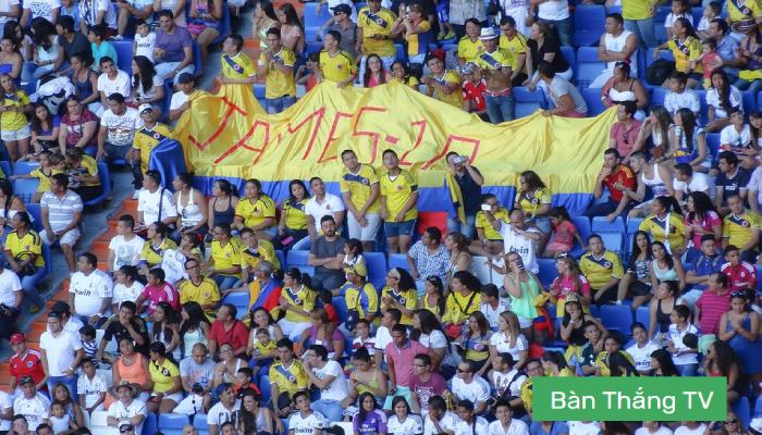 Đi xem bóng đá nên mặc gì? Top phối đồ đi xem đá banh