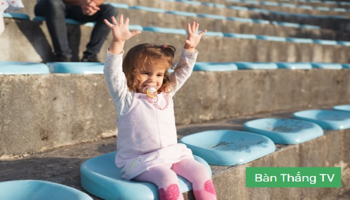 Trẻ em mấy tuổi phải mua vé xem bóng đá Mỹ Đình?